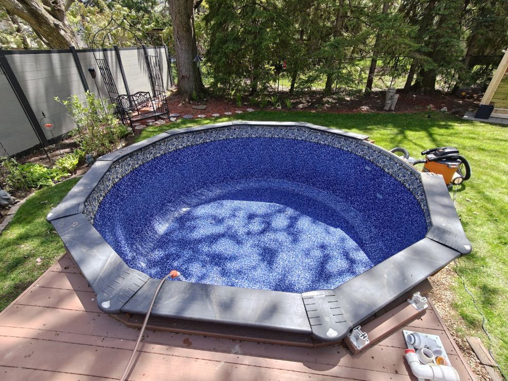 New vinyl pool liner installed by Lakeshore Pool & Deck